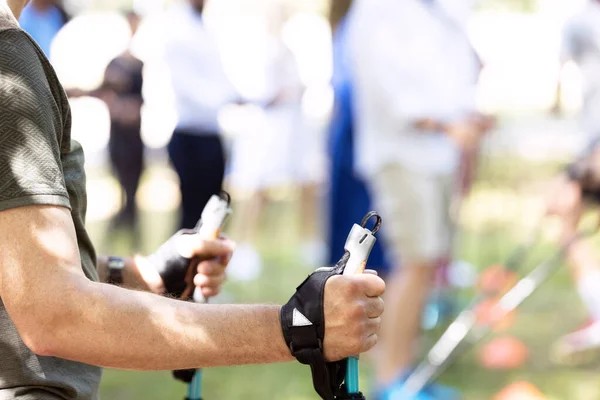 Detailní Záběr Ruky Držící Nordic Walking Pole — Stock fotografie