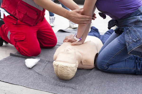 First aid training — Stock Photo, Image