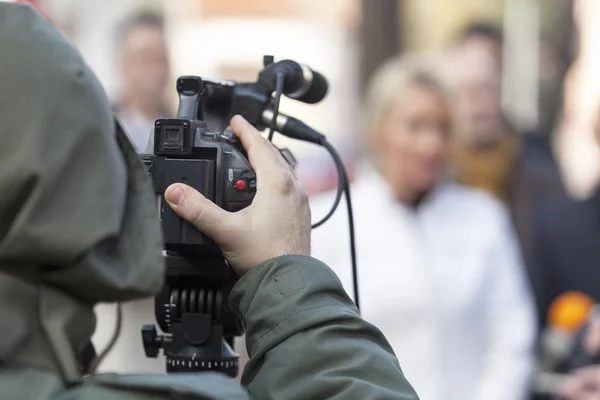 Filmar um evento com uma câmera de vídeo — Fotografia de Stock