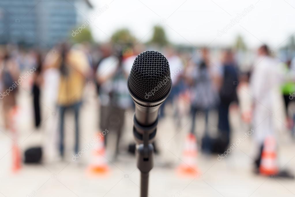 Microphone. News conference.