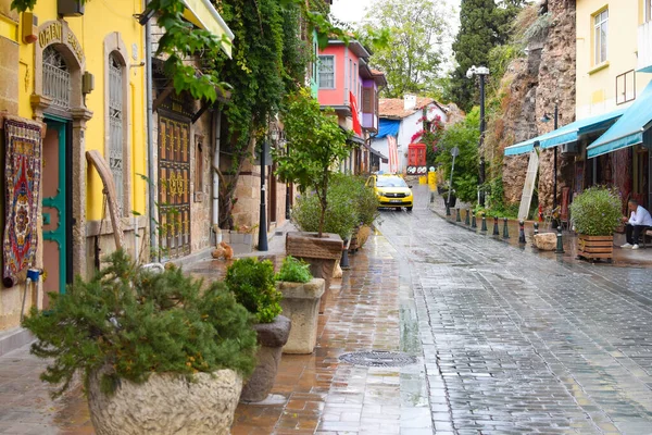 Turkish old streets. beautiful lovely stone city streets. — Stock Photo, Image