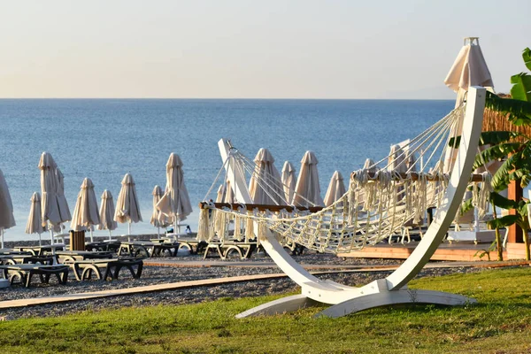 Tropik gevşeme manzarası. Hindili Antalya Oteli. — Stok fotoğraf