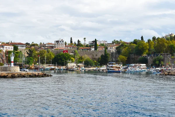 Güneşli Türkiye 'de tatil. Güzel Türk manzaraları.