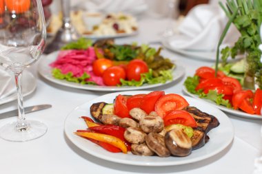 Salamura mantar, domates, biber ve yemekleri Ziyafet t