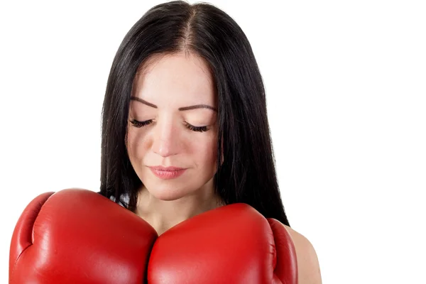 Portret van mooie jonge vrouw met boksen handschoenen en gesloten — Stockfoto