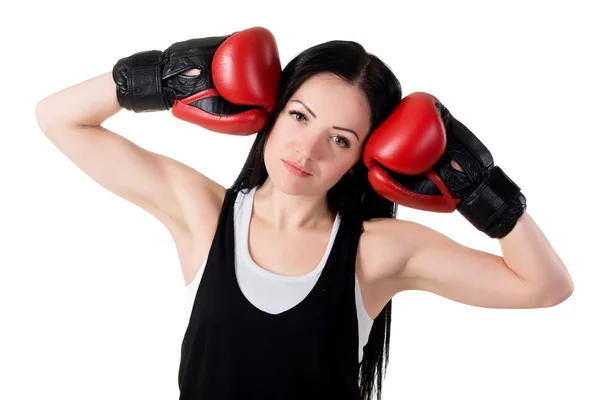 Retrato de una hermosa joven morena con glo de boxeo rojo — Foto de Stock