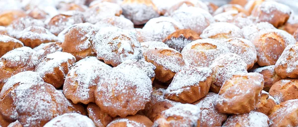 Many small sweet honey muffins — Stock Photo, Image