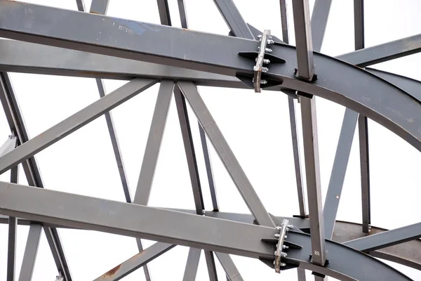 Stadyumun Çatısındaki Metal Yapıyı Destekler Endüstriyel Çelik Arka Plan Kimse — Stok fotoğraf