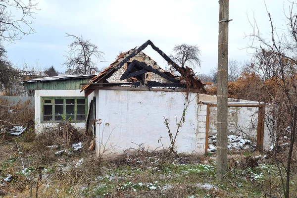 Abbandonato Distrutto Vecchia Casa Mattoni Una Campagna — Foto Stock