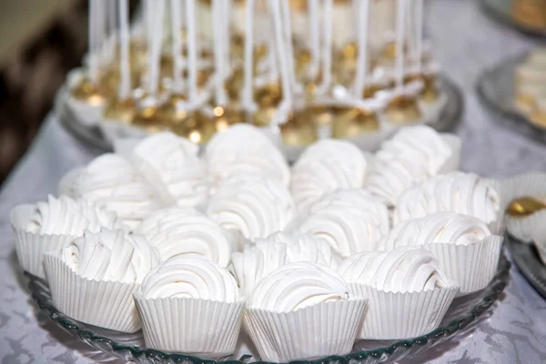 Close White Sweet Marshmallow Banquet Festive Table Restaurant Shallow Depth — Stock Photo, Image