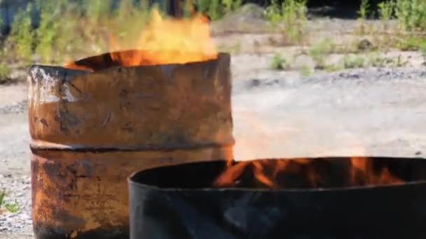 통에서 불이나다 — 비디오