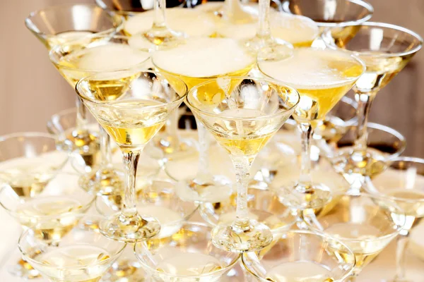 Pyramid of glasses with champagne close up — Stock Photo, Image