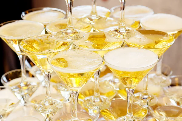 Pyramid of glasses with champagne close up — Stock Photo, Image