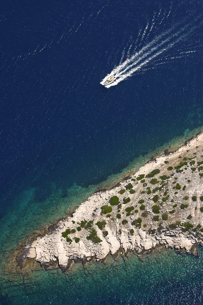 Motor boat in Kornati archipelago — Stock Photo, Image