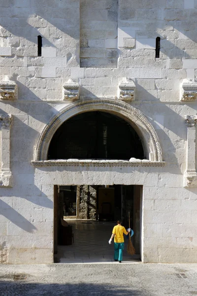 Entrada norte (puerta dorada) del palacio de Diocleciano, Split Croacia — Foto de Stock