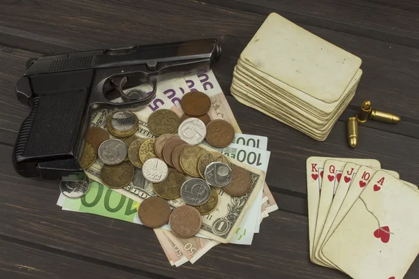 Juego de cartas de póker. El set ganador. Flash real en el póquer. Apostar por dinero . —  Fotos de Stock