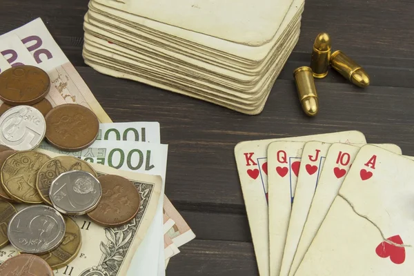 카드 게임 포커입니다. 승리 세트입니다. 포커에서 로얄 플래시입니다. 돈을 위해 도박. — 스톡 사진