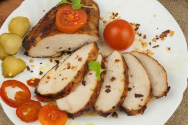 Sebzeli tavuk biftek. Izgara tavuk göğsü. Diyet et ızgara. Tavuk kızarmış biftek. 