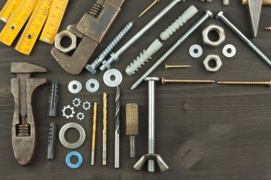 Ailesi için bir ev inşa. Bina için gerekli. Yapı bileşenleri. Vida ve araçlar oluşturmak için. Ev yapımı için planlama. Model ev bileşenleri.