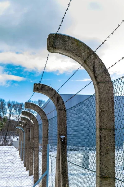 Korlátozott Terület Kerítés Szögesdróttal Pengeéles Drót Kerítés Korlátozó Határ Határ — Stock Fotó