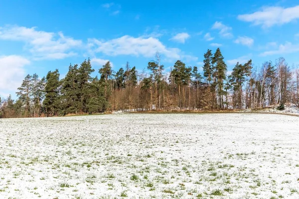 Frühlingslandschaft Auf Dem Land Der Tschechischen Republik Frühlingswetter Mit Schnee — Stockfoto