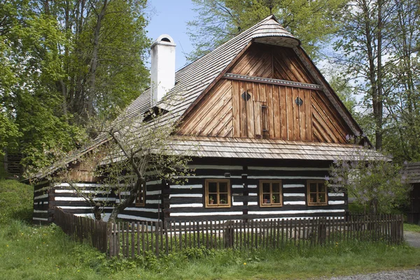 Vesely kopec, Tsjechië-mei 7,2014: skanzen vesely kopec, bouwkunst, typisch Tsjechische rural gebouw in de hooglanden, watermolen, — Stockfoto