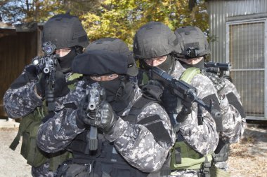 Çekim mesafeden koçluk özel anti-terör ekibi