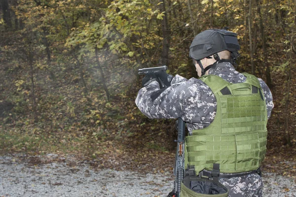 Escuadrón antiterrorista especial, entrenado en el campo de tiro — Foto de Stock