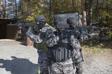 Çekim mesafeden koçluk özel anti-terör ekibi