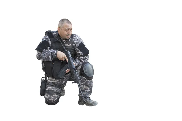 Lupta împotriva terorismului, soldat al Forțelor Speciale, cu pușcă de asalt, poliție swat, izolat pe alb — Fotografie, imagine de stoc