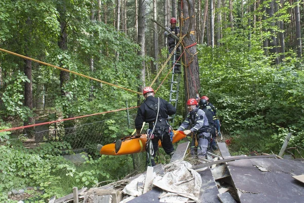 Training rescue people buried in the rubble of buildings, member JOZ Brno City Police — Stock Photo, Image