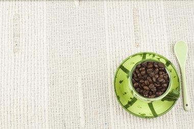 İçecek hazırlama kahve menü vardır, kahve Kupası, metin için arka plan ile beyaz masa örtüsü