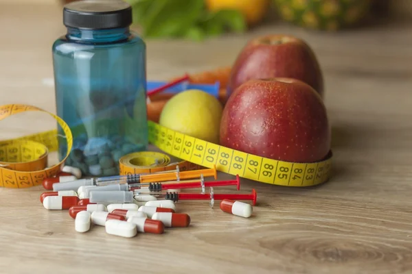 Diätfutter, Apfelsaft, Gemüse und Obst, Konzeptdiät, Vitaminergänzungen, Nahrungsergänzungsmittel — Stockfoto