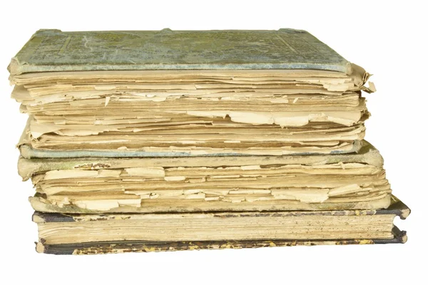 Voorzijde bekijken van oude boeken op een plank gestapeld. Boeken zonder titel en auteur. Geïsoleerd op een witte achtergrond, plaats voor uw tekst — Stockfoto