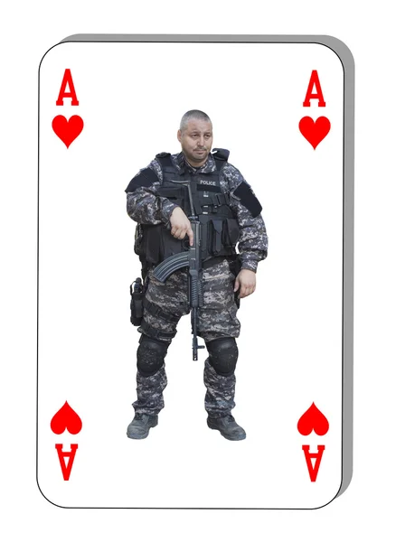 Ace of Hearts în luptă. Unitate specială pentru a lupta împotriva teroriştilor. Cărțile sunt împărțite pe masă . — Fotografie, imagine de stoc