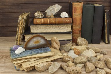Mineraloji çalışma. Üniversite eğitimi. Bilim kayalar ve mineraller. Mineraloji hazırlık üniversite sınavı için. Bilimsel çalışmaları.