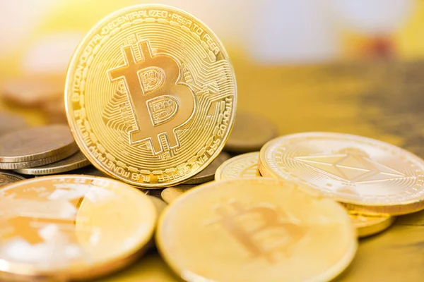 Bitcoin Kryptowährungsgeschäft Gold Bitcoin Coin Finance Golden Btc Kryptowährungshandel Mit — Stockfoto