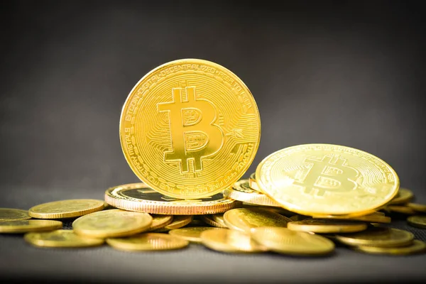 Bitcoin Kryptowährungsgeschäft Gold Bitcoin Coin Finance Golden Btc Kryptowährungshandel Mit — Stockfoto