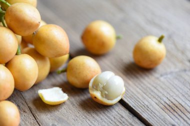 Olgun taze Rambeh Fruit, Rambi hasat ağaçtan Tayland 'daki tropikal meyveler.