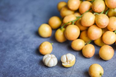 Olgun taze Rambeh Fruit, Rambi hasat ağaçtan Tayland 'daki tropikal meyveler.