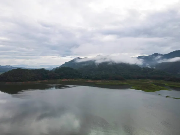 Hermosa Vista Presa Mae Ngad Compuesta Por Montañas Río Cielo — Foto de Stock