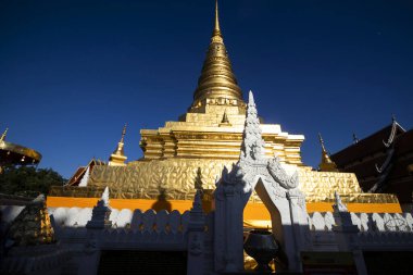 Tayland 'daki altın tapınak geçidi