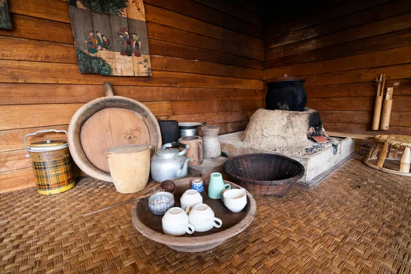 泰国古木屋的厨房 — 图库照片