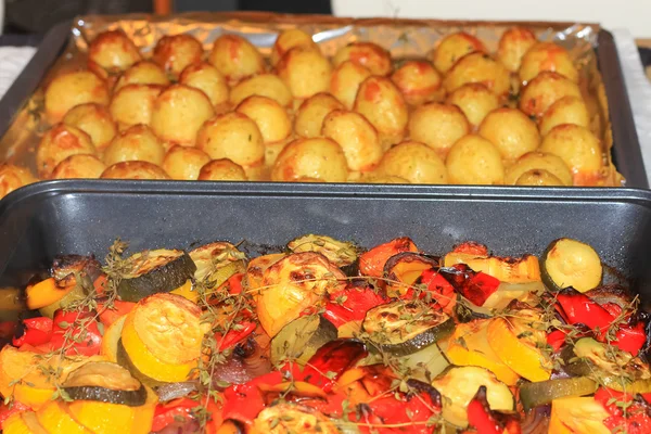 Kavrulmuş patates ve karışık sebze