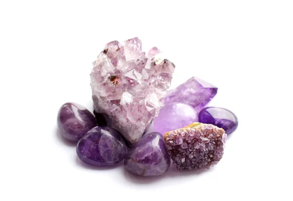 Wunderschöne Edelsteine Und Drusen Aus Natürlichem Lila Mineral Amethyst Auf — Stockfoto