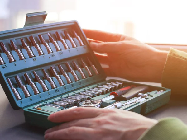 Onarım ve kurulum için metal eski tornavida araçları ve başlıklar