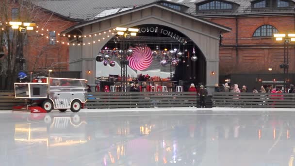 RUSSIA, SAINT-PETERSBURG January 11.2020 winter ice skating — Stock Video
