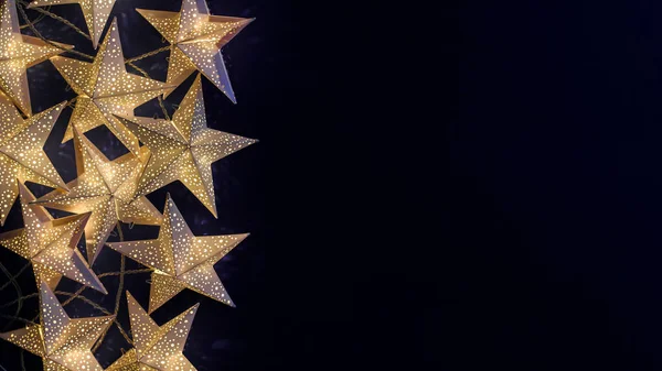 Noel ve yeni yıl tatilleri için arka plan. Tatil için dekorasyon. beyaz kağıt yıldızlar.