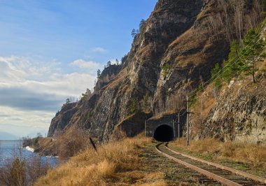 Sonbahar çevre-Baykal demiryolu