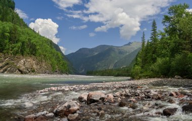 Yaz nehir Kitoy tarafından